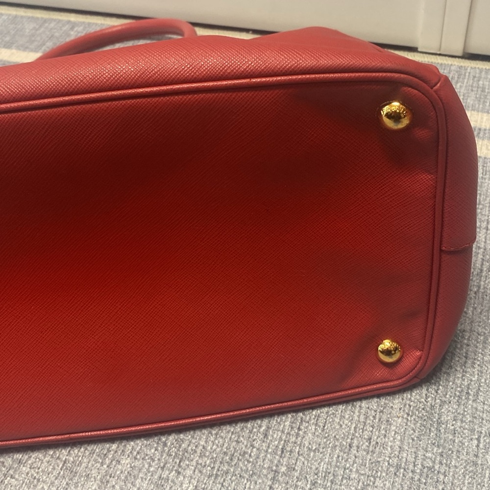 Prada Authentic Red Saffiano Leather Lux Classic Workbag Tote Handbag Bag Purse - Picture 4 of 16